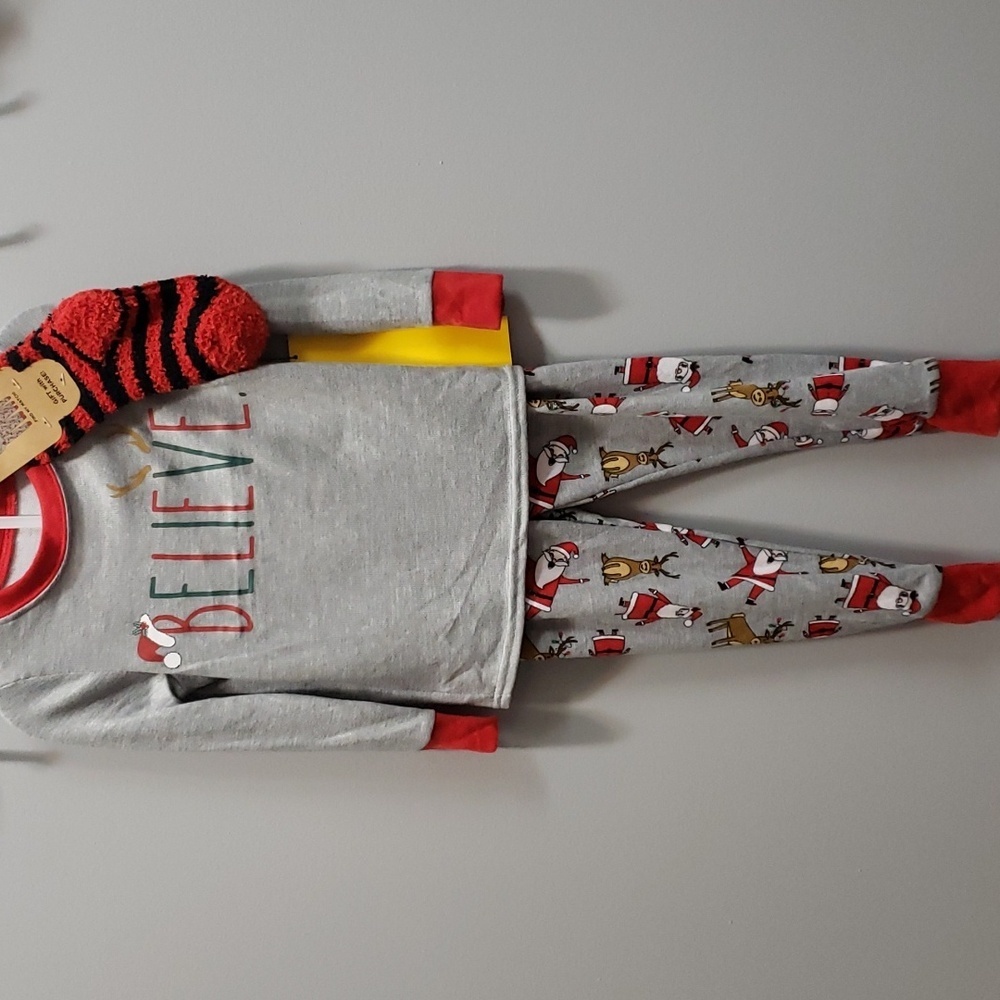 Rae Dunn NWT 3-piece "BELIEVE" Holiday Pajama Set